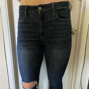 High waisted jeans!